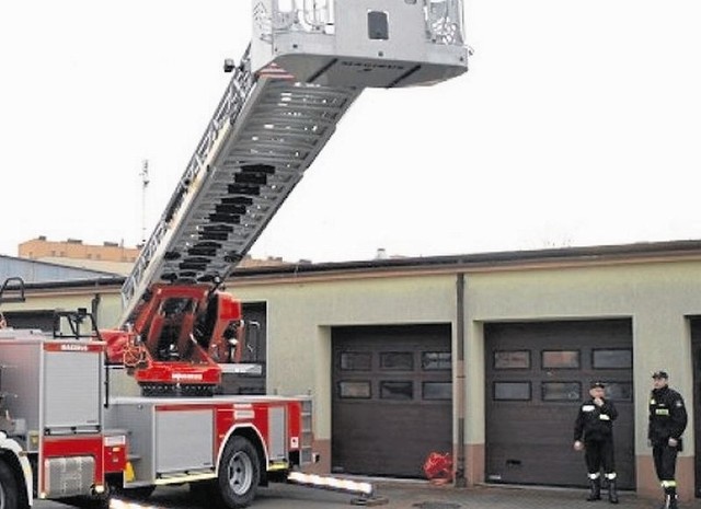 Samochód z 39-metrową drabiną, to najnowszy zakup strażaków