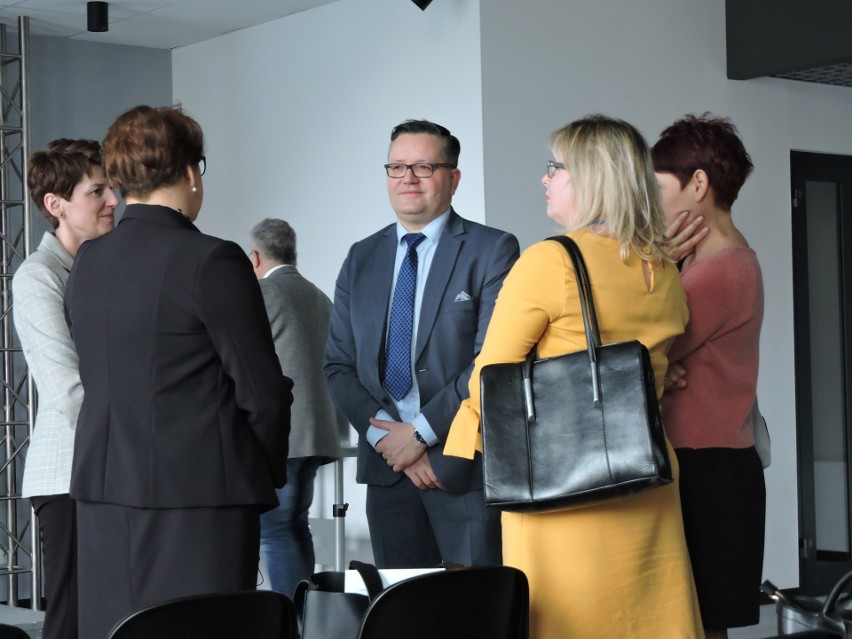 Ostrów Mazowiecka. Konferencja o opiece zdrowotnej w powiecie, 20.02.2020. Dlaczego tylu pacjentów trafia na SOR i do gabinetu nocnej opieki