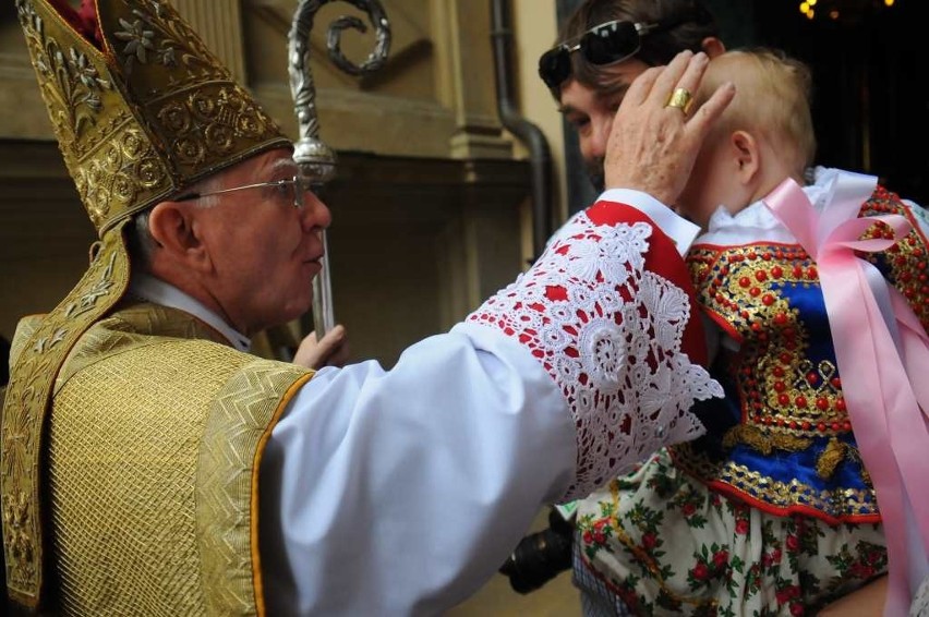 Pielgrzymi wyruszyli w drogę na Jasną Górę [ZDJĘCIA]