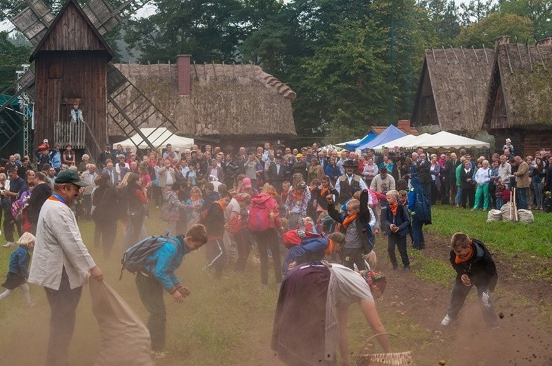 Festyn "Jesień w Polu i Zagrodzie". Muzeum Rolnictwa w Ciechanowcu zaprasza [PROGRAM, ZDJĘCIA]