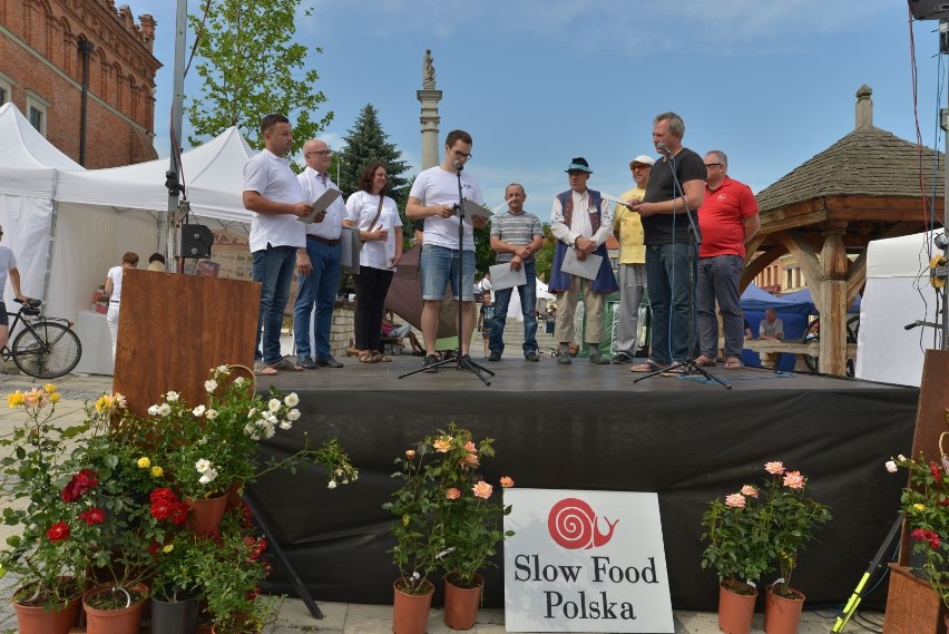 W niedzielę trzeciego czerwca, na sandomierskim rynku...