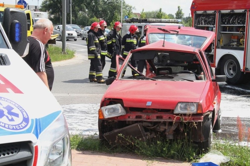Zderzenie karetki z autem w Kielcach
