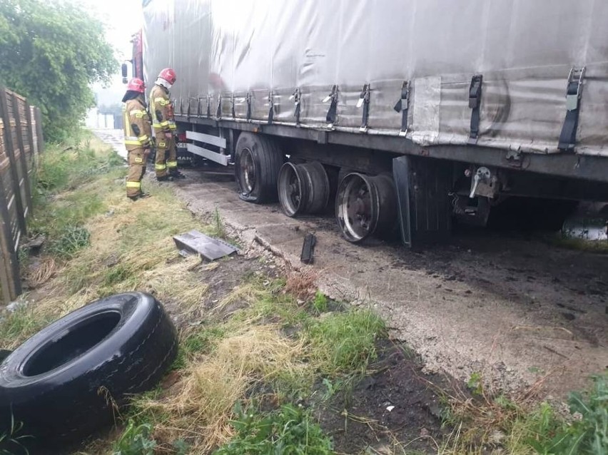 W czwartek rano podczas przechodzącej przez Kalisz burzy,...