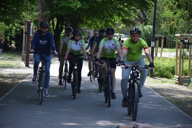 W Gorzowie walka o tytuł Rowerowej Stolicy Polski zacznie się od... Nocy Rowerów. Będzie ona z wtorku na środę. Przejażdżka po mieście rozpocznie się tuż po północy.