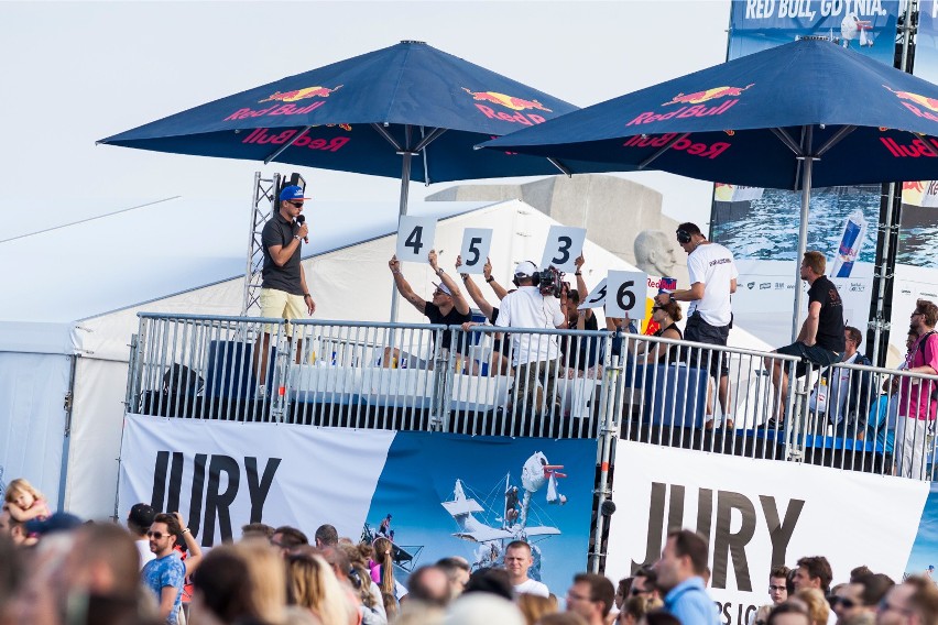 Konkurs skoków Red Bulla w Gdyni co roku gromadzi tłumy...