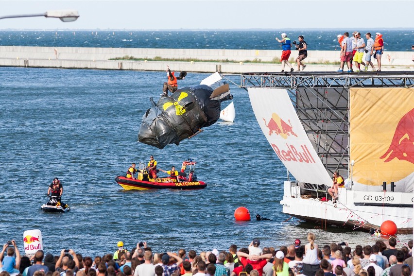 Konkurs skoków Red Bulla w Gdyni co roku gromadzi tłumy...