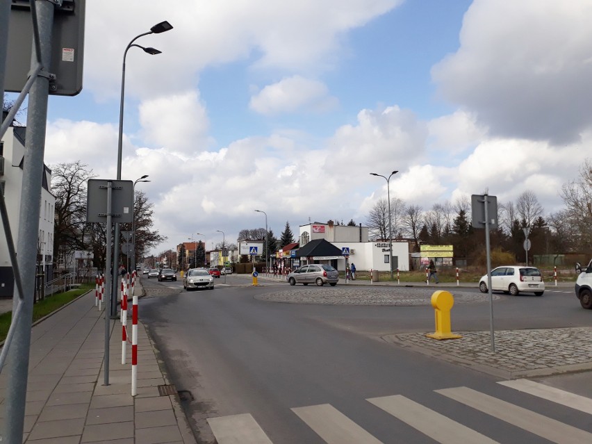 Rondo przy ulicy Szczecińskiej, w pobliżu Domu Kultury...