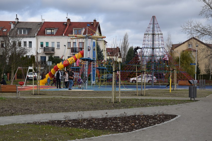 Dziś o godzinie 11.00 uroczyście otwarto Park Jedności na...