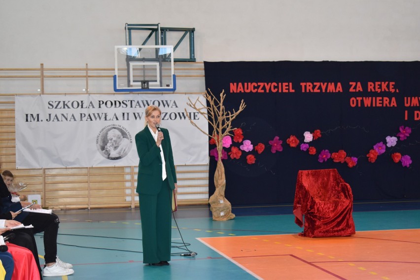 Szkoły z gminy Tczów obchodziły Narodowy Dzień Edukacji. Były piękne akademie. Zobacz zdjęcia