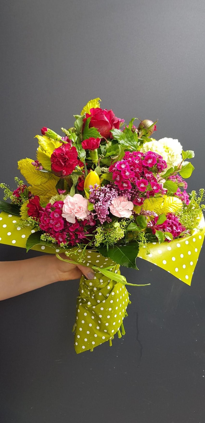 Jutro 26 maja - Dzień Matki. Jakie kwiaty dołączymy do życzeń dla swoich ukochanych mam? 