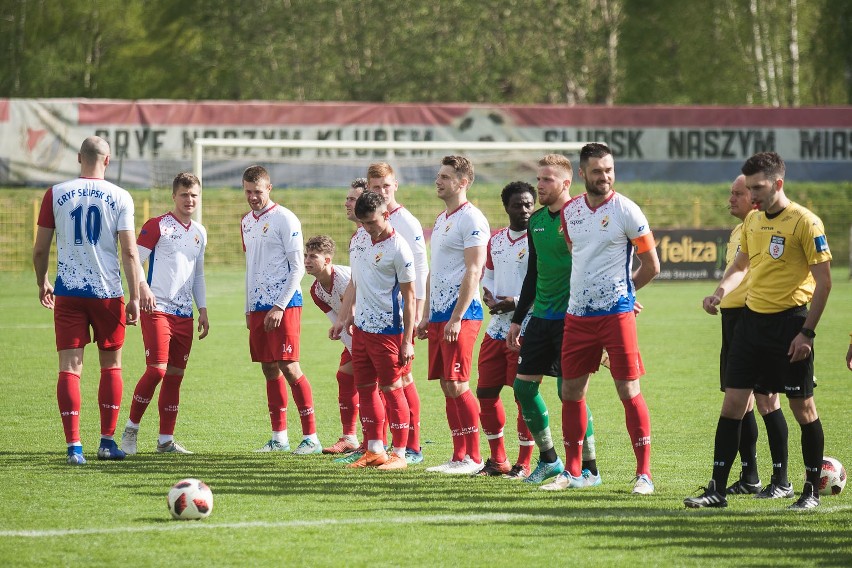 IV liga. Gryf Słupsk - Grom Nowy Staw 1-2 [zdjęcia]