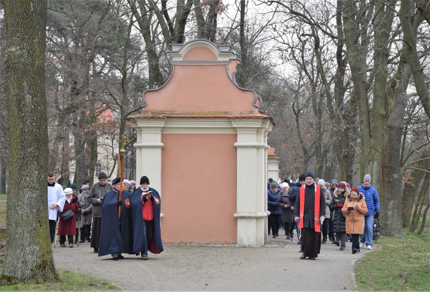 Rozpoczął się Wielki Post. W każdy piątek Franciszkanie...