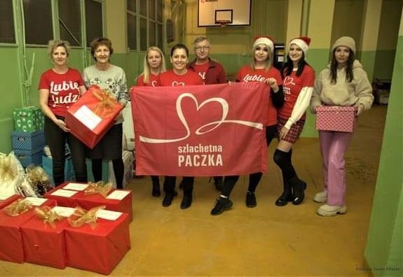 Sztab Szlachetnej Paczki 2022 w Pińczowie. W tym roku akcją pomocy objętych było 12 rodzin.