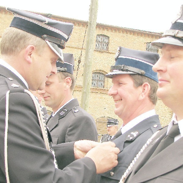 Roman Topij, prezes OSP w Kurkocinie złotym medalem za zasługi dla pożarnictwa został uhonorowany już drugi raz. Odznaczenie wręczył mu Jarosław Herbowski, prezes Zarządu Powiatowego OSP