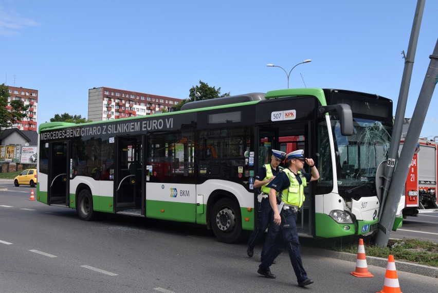 Wypadek autobusu komunikacji miejskiej w Białymstoku. 15...