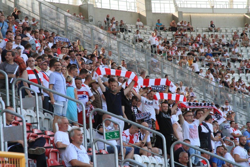 Kiedy i ilu kibiców ŁKS i Widzewa wejdzie na stadion?