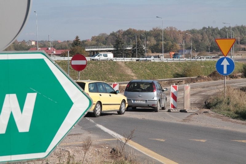 Pułapka na kierowców czeka na krajowej "siódemce" koło Chęcin (zdjęcia)