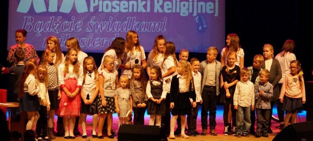 Uczestnicy XIX Festiwalu Piosenki Religijnej w Prztocznej.