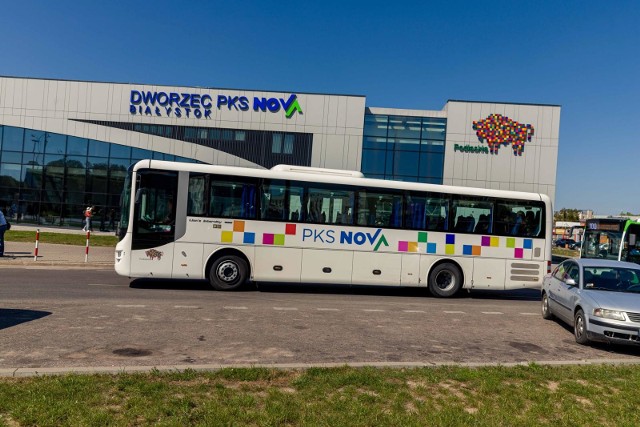 Pasażerowie autobusu powinni zgłosić się do sanepidu.