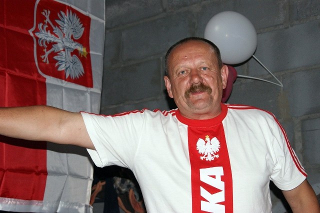 Marek Gąska, skarżyski radny miejski, jest często widywany w stroju reprezentacji Polski. Największe szanse na tytuł daje jednak Brazylii, której kibicuje od ery Pelego