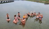 Morsowanie klubu Endorfina w zalewie w Kazimierzy Wielkiej. Temperatura wody 2,9 stopni Celsjusza, a powietrza 3. Zobaczcie zdjęcia