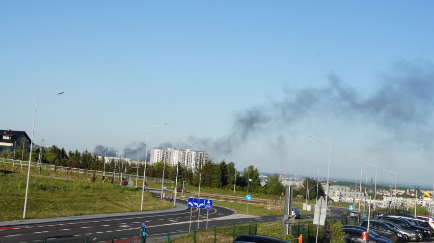 Pożar w centrum Gdańska. Kłęby czarnego dymu nad miastem. We wtorek 2.06.2020 spłonął pustostan przy ul. Kolonia Jordana