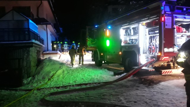 W Bukowinie Tatrzańskiej doszło do wybuchu nagromadzonego w garażu gazu. Następnie doszło do pożaru. Jednak osoba została poszkodowana.