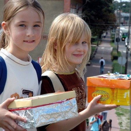 - Ruch aut przy szkole duży, a pana przeprowadzacza już nie ma. Musimy radzić sobie same! - przyznają Sandra Piechocka i Julia Jurga z podstawówki nr 1.