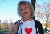 Ultramaratończyk Sanyaja Jaraszek  z Nysy pokonał 181 kilometrów w 24 godziny. 64 lata nie są przeszkodą!
