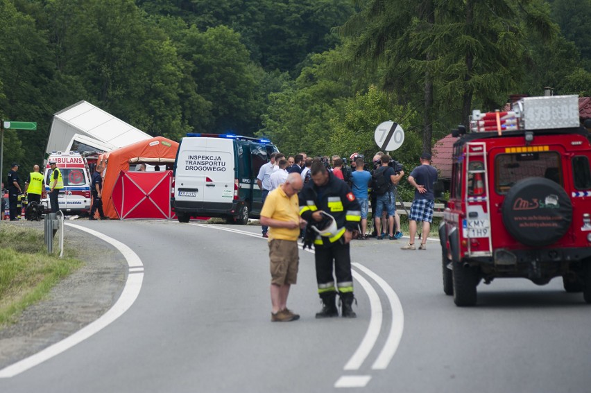 Wypadek w Tenczynie na zakopiance. Tir zderzył się z...