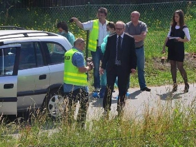 Tragedia wydarzyła się 18 czerwca w Chmielowie. Jak ustalono, 46-letni Włoch podciął gardło swojej 32-letniej żonie, a następnie próbował popełnić samobójstwo.