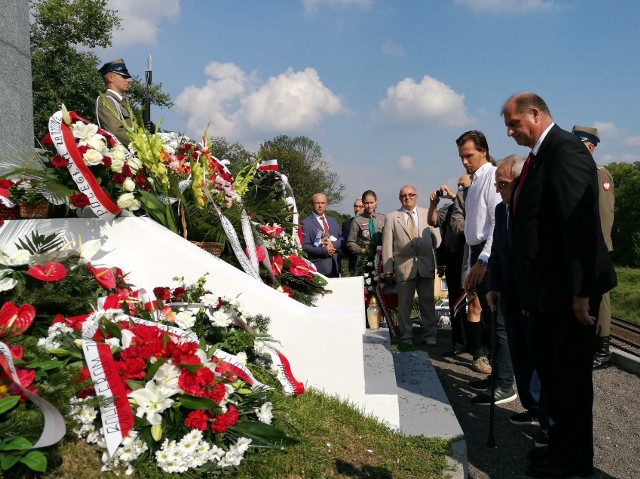 Delegacja radnych ze Stalowej Woli na uroczystościach  w Zadworzu koło Lwowa w rocznice bitwy z bolszewikami