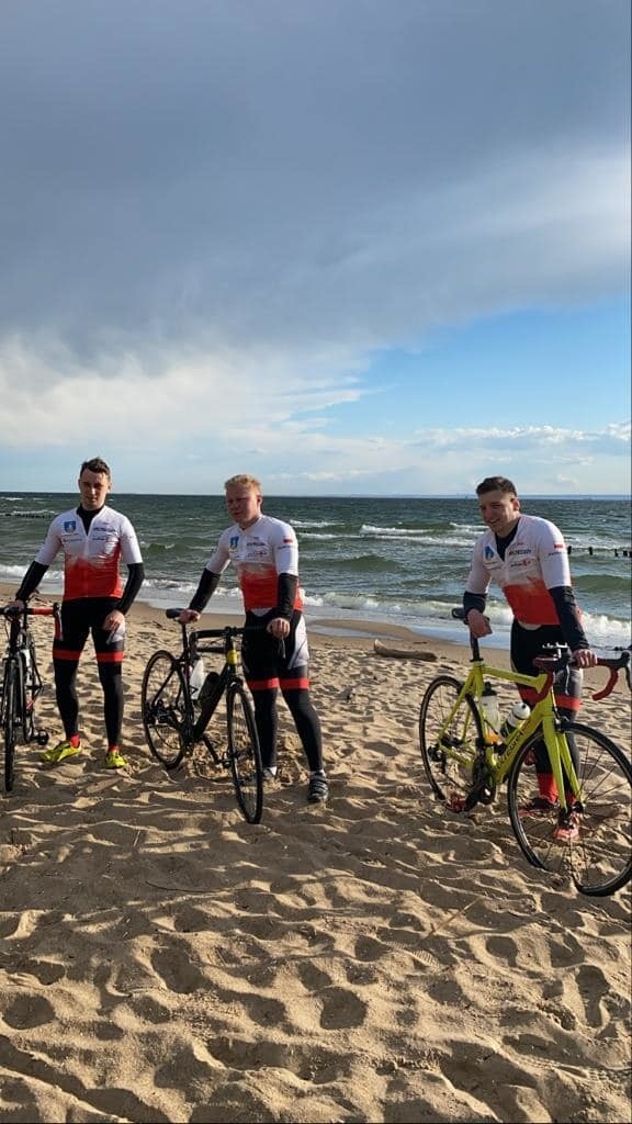 Zakopane-Hel. w pięć dni pokonali 800 km na rowerach z Gubałówki nad morze. Wszystko dla chorego dwulatka