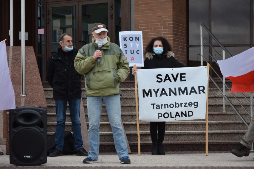 Protest w obronie sędziów w Tarnobrzegu (ZDJĘCIA)