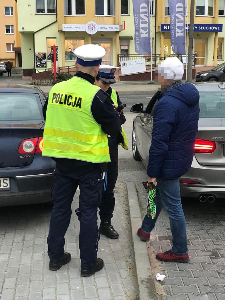 Bydgoscy policjanci wzięli pod lupę kierowców i pieszych. Mandaty posypały się dla tych drugich