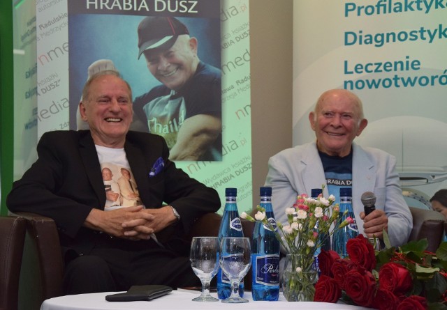 Od lewej: Andrzej Mędrzycki, autor książki "Hrabia dusz" i Zdzisław Radulski, bohater tej publikacji.