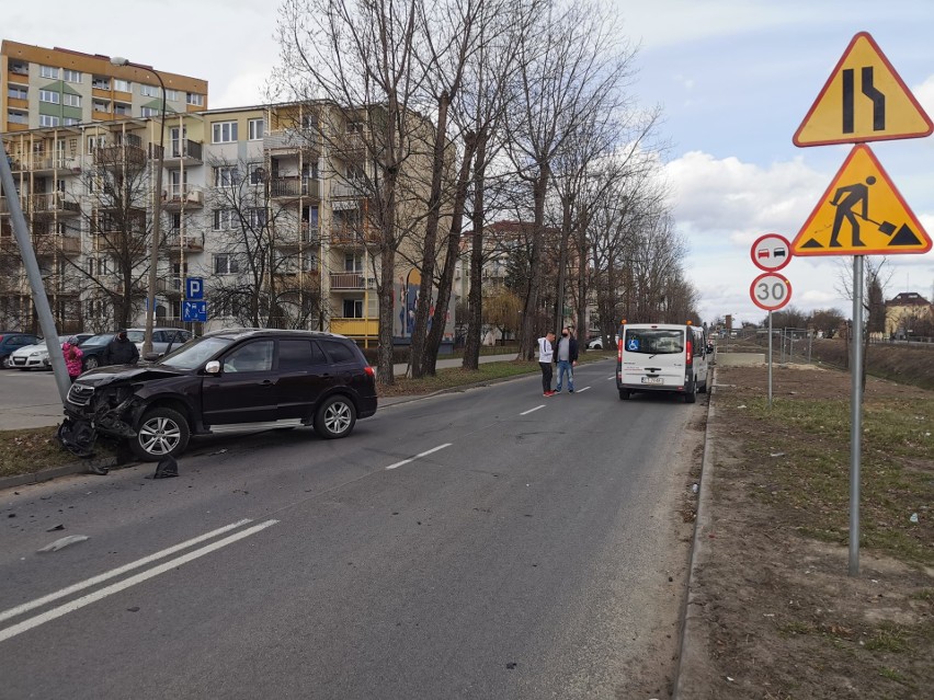 Toruń. Kolizja drogowa w centrum miasta ZDJĘCIA