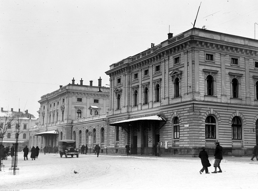 Historia krakowskich dworców - jak zmieniało się ich otoczenie? [ZDJĘCIA ARCHIWALNE]