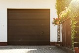 Którą bramę garażową wybrać do domu jednorodzinnego i dlaczego?