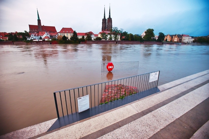 Obecny poziom Odry to 450 cm. W poniedziałek prognozuje się...