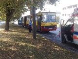 Na przystanku przy ulicy Warszawskiej w Kielcach drzwi autobusu przytrzasnęły głowę 33 - latce