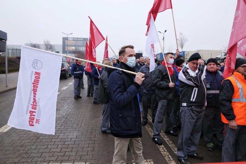 Strajk generalny przed siedzibą Solaris, dzień pierwszy