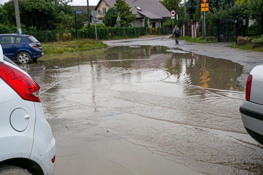 Kraków. Radni proponują nową opłatę dla właścicieli nieruchomości: 6 zł za metr sześcienny deszczówki