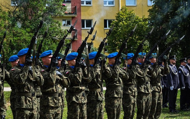 W Bydgoszczy oficjalne obchody odbyły się w piątek (25 sierpnia) przy skwerze im. 16 Pułku Ułanów Wielkopolskich na Błoniu przy Pomniku Lotników Ziemi Bydgoskiej Poległych na Frontach II Wojny Światowej