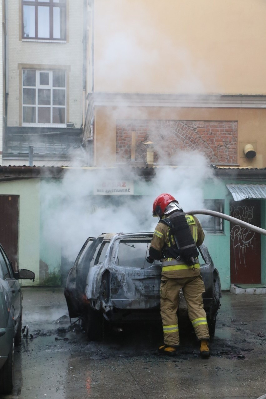 Pan Kazimierz w pożarze stracił dorobek swojego życia....