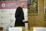 Pedofilia w Kościele: Były ksiądz podejrzany o gwałcenie ministranta z Chodzieży dostał pracę... w poznańskiej kurii. "Kościół się pogrąża"