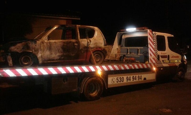 Spalony samochód został znaleziony w sobotę, 7 października,...