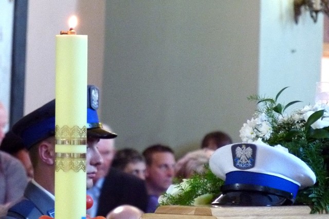 Pogrzeb 24-letniego policjanta, który zmarł na skutek obrażeń odniesionych w wypadku na al. Włókniarzy w Łodzi
