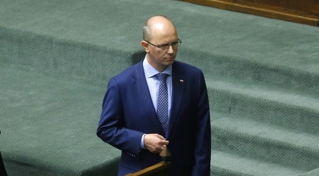 Błażej Kmieciak rezygnuje ze stanowiska przewodniczącego Państwowej Komisji ds. Pedofilii.