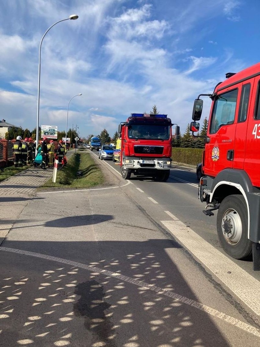 W Szówsku motocyklista zderzył się z samochodem. W wyniku wypadku trafił do szpitala [ZDJĘCIA]